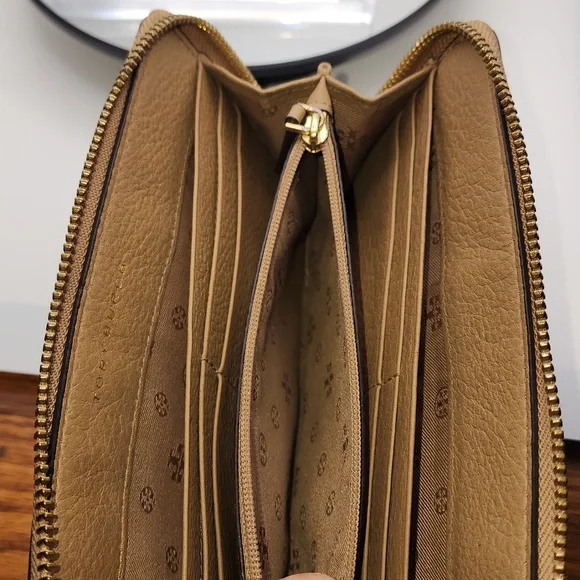 Tory Burch Harper Continental Zip Wallet - Picture 9 of 11